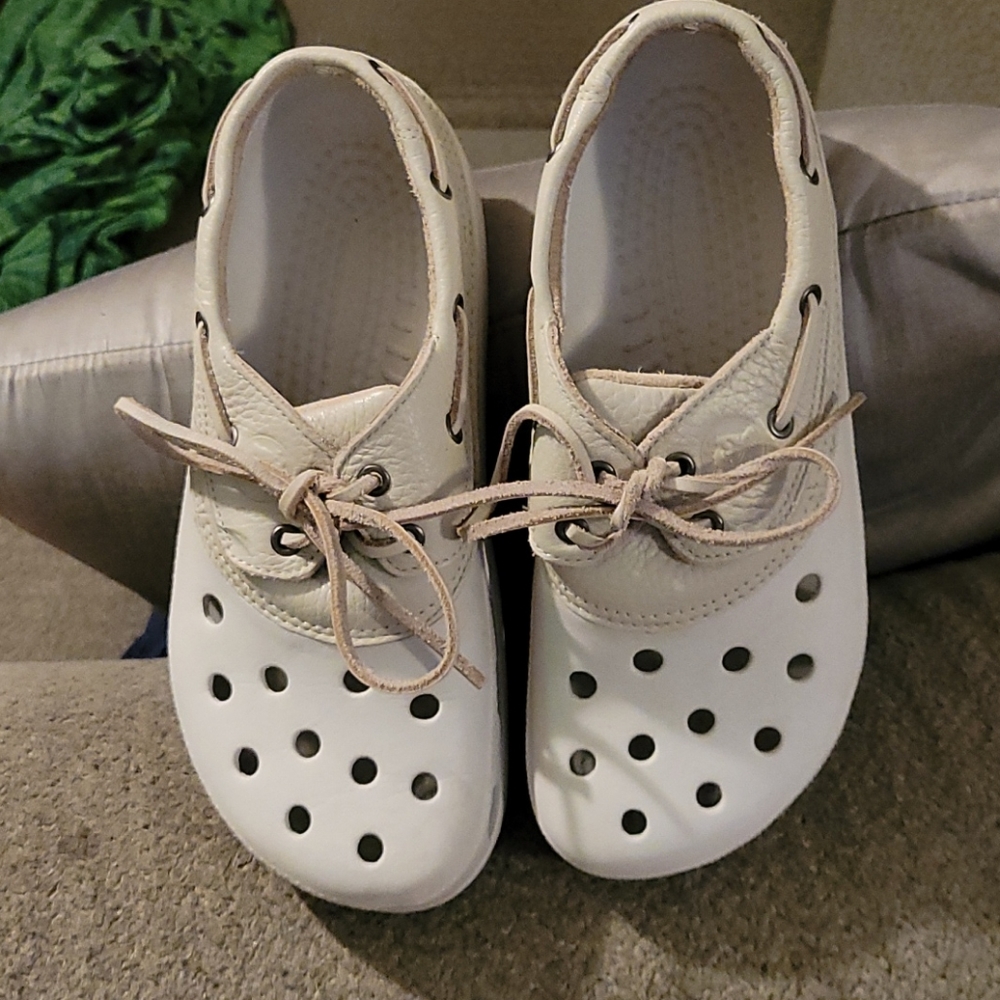 Crocs size 11